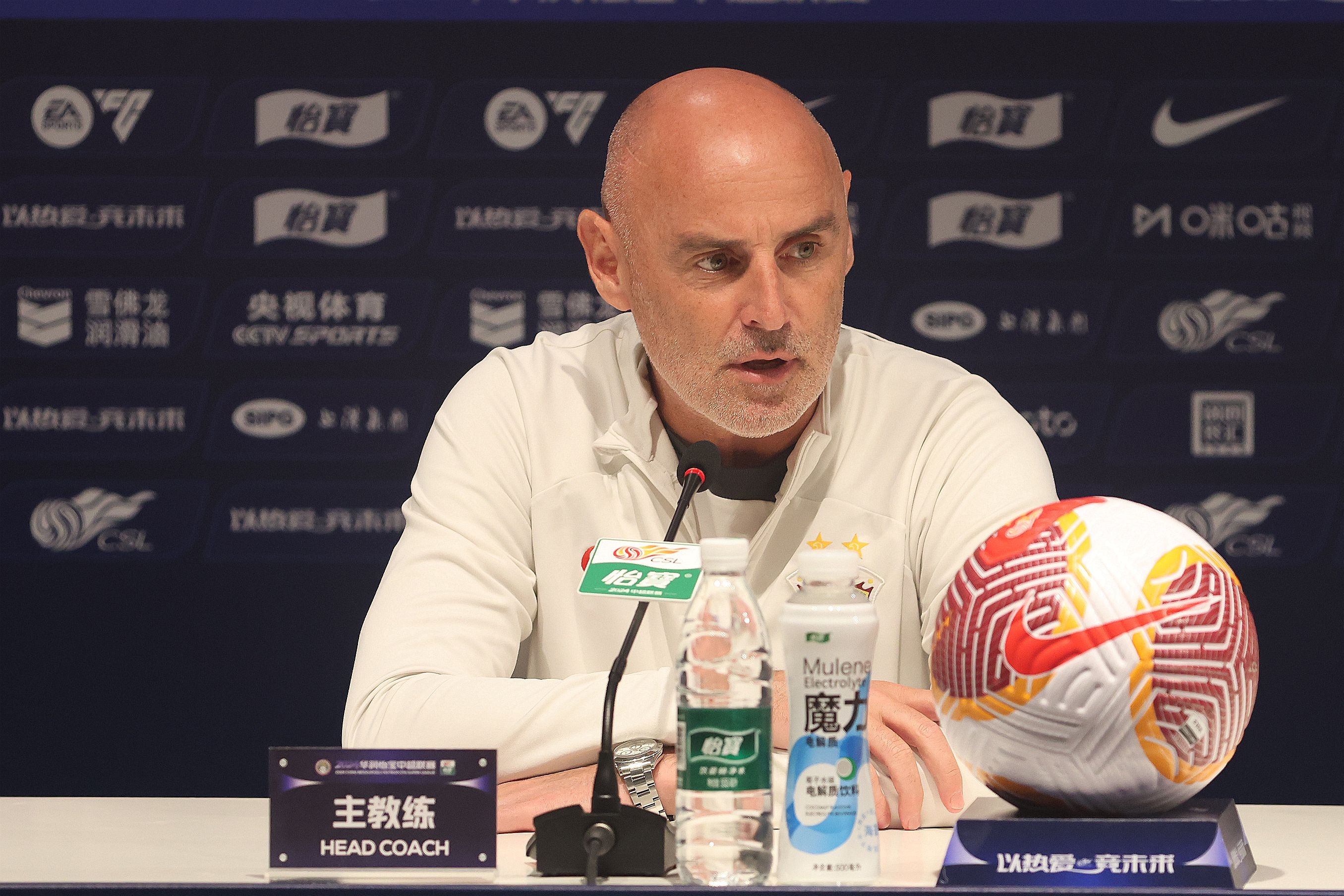 开云体育注册-跟队谈海港首轮输球：问题源于人员结构，前场没有能拿住球的核心